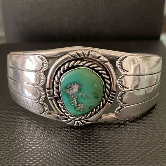 Native American High Grade Turquoise Sterling Cuff Bracelet 26g - Picture 4 of 12